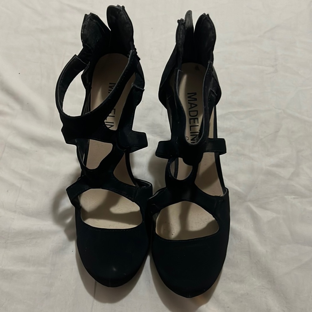 Women’s size 6 1/2 heel